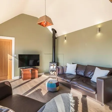 End Farm - The Sheep Shed Apartment *