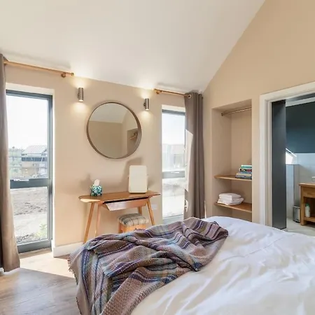 End Farm - The Sheep Shed Apartment *